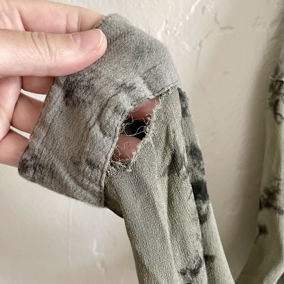 Free People Size XS Blouse - Green Cloud Wash Tie Dye Oversized Festival Trendy - Picture 7 of 12